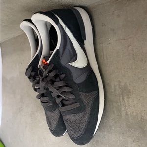 Nike Sneakers - Black
